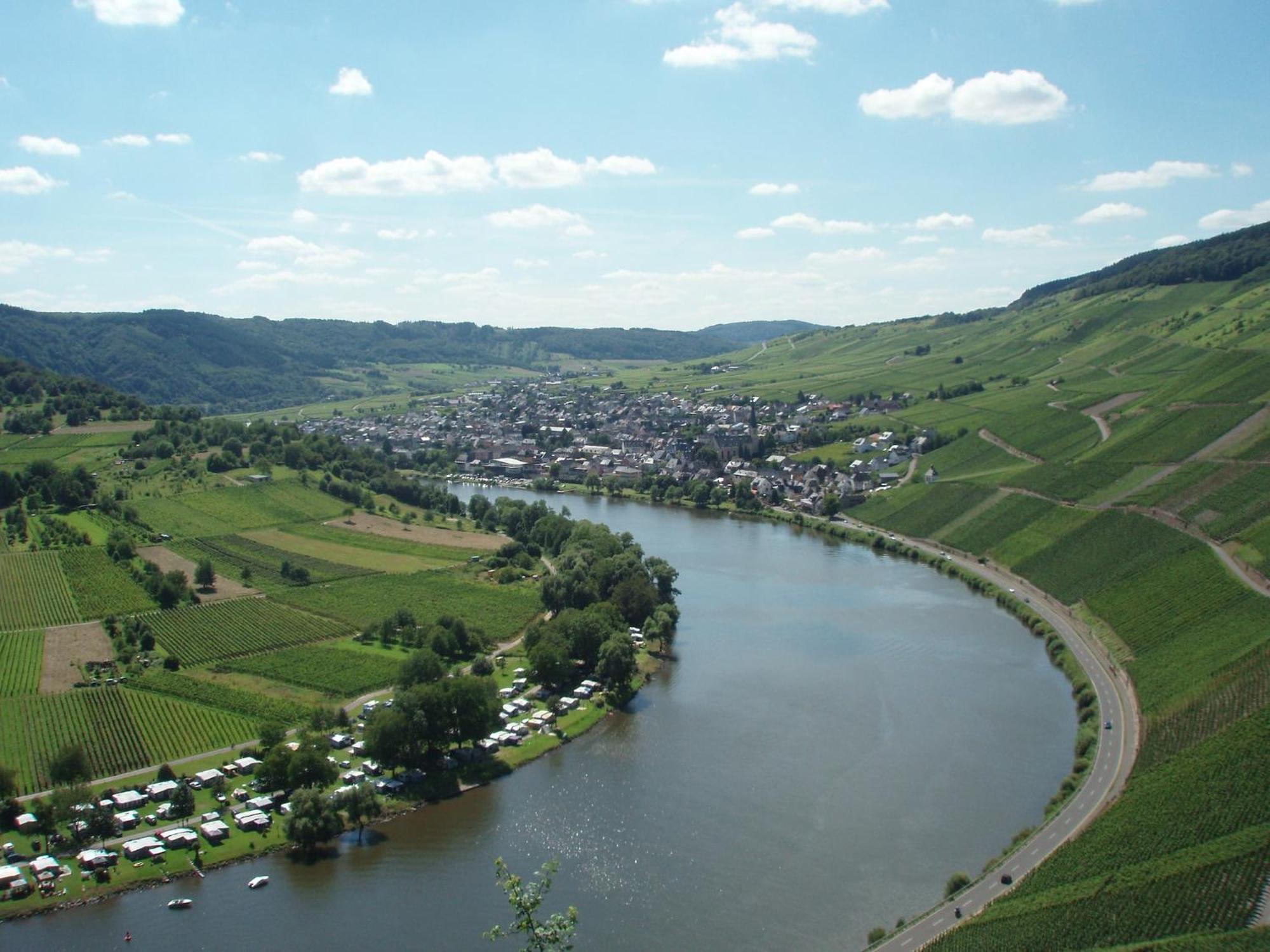 Comfortable Apartment in Ediger Eller Eifel near Town Centre Sankt Aldegund Exterior foto