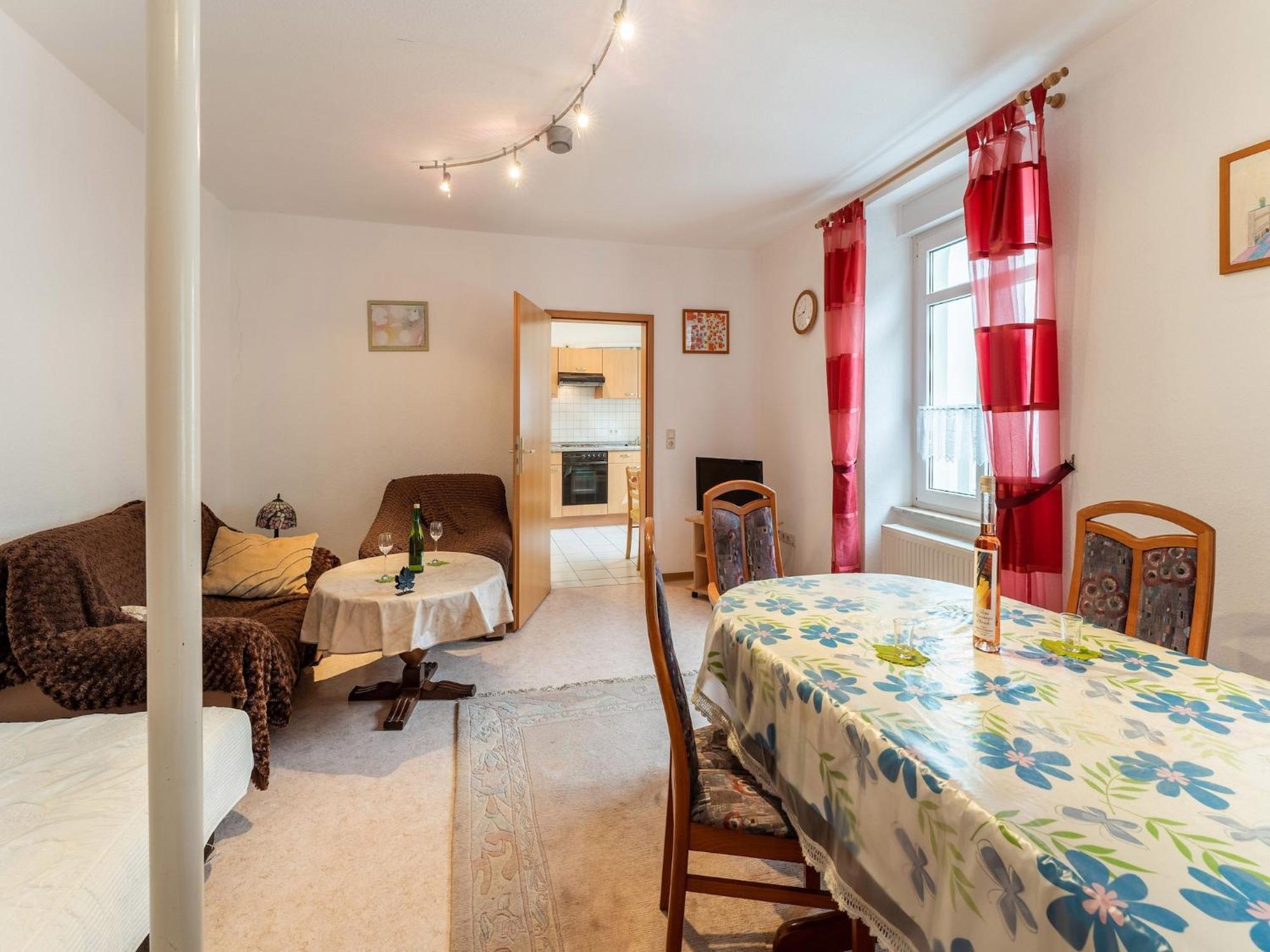 Comfortable Apartment in Ediger Eller Eifel near Town Centre Sankt Aldegund Exterior foto